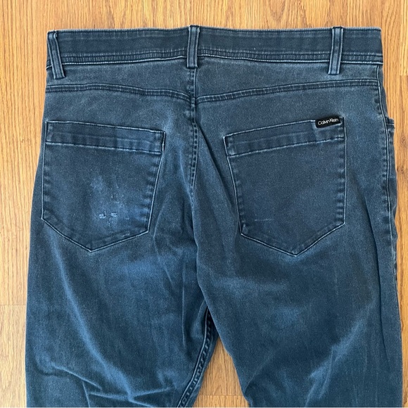 Calvin Klein Men’s Faded Dark Blue Jean Pants Size 32W 32L - Picture 5 of 11
